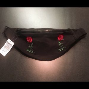 NEW Black Roses Fanny Pack